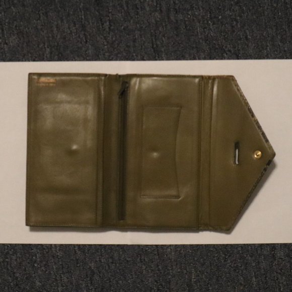 Bloomingdale's Made In Italy Wallet - Alligator Green - 7 1/16" x 4 3/8" - Picture 6 of 7